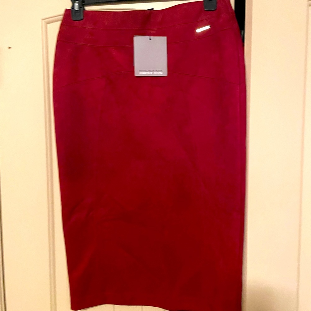 Size: M, Marc Jacobs Rust color midi skirt (Never Worn)